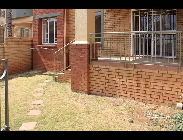 2 BEDROOM APARTMENT TO LET IN MOOIKLOOF RIDGE